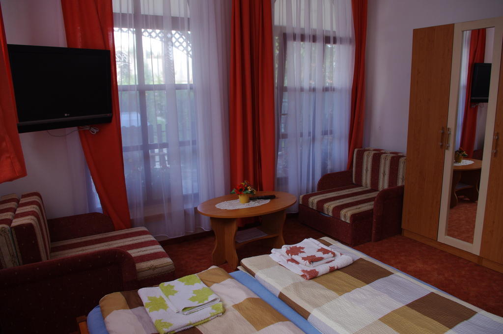 Horváth Kert Vendégház Zirc Habitación foto