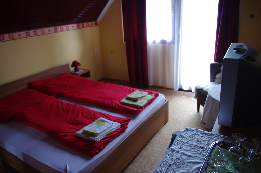 Horváth Kert Vendégház Zirc Habitación foto
