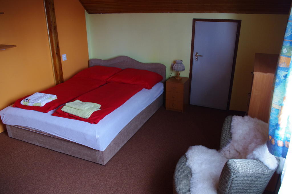 Horváth Kert Vendégház Zirc Habitación foto